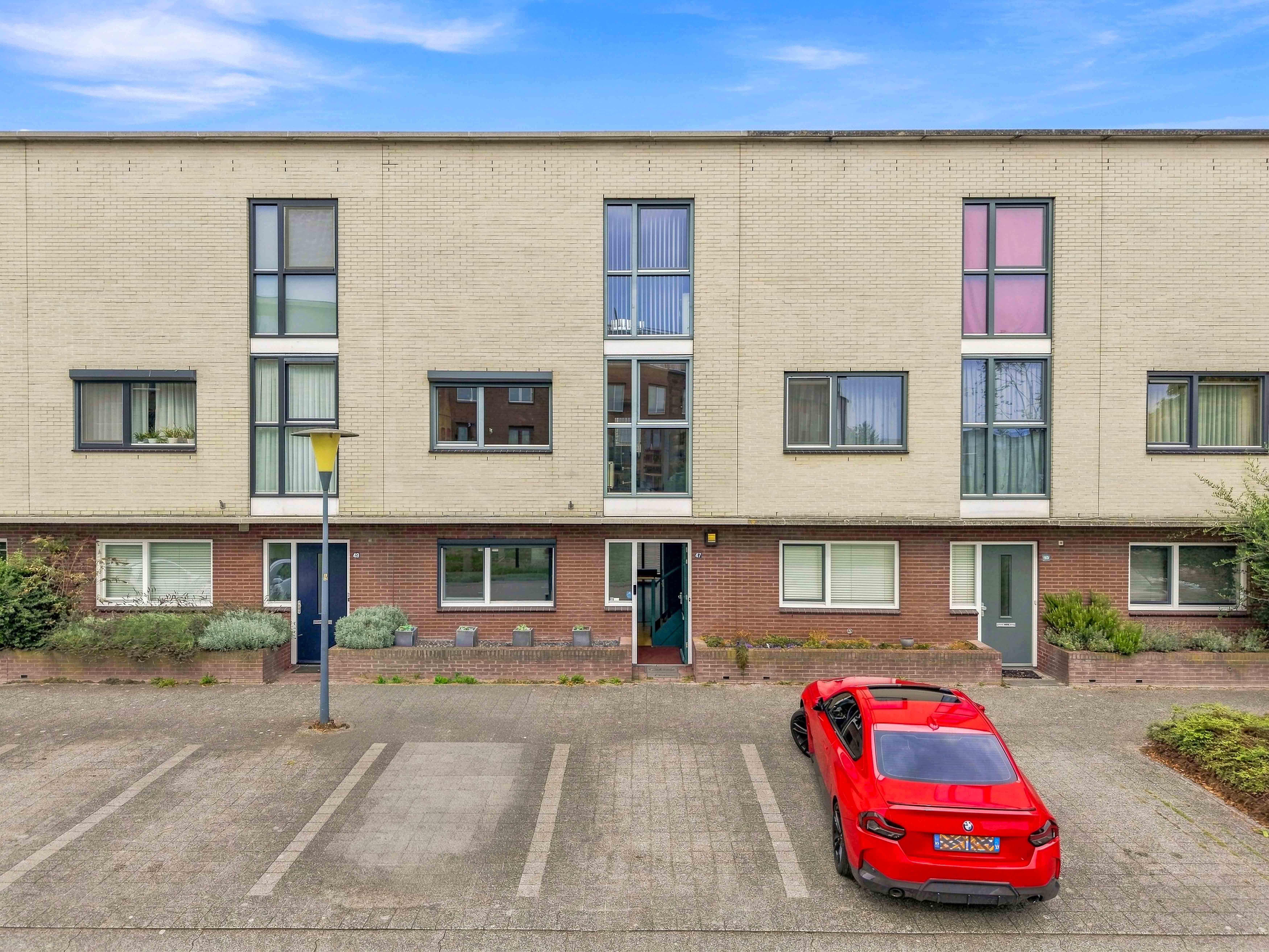 free-sector-houses for rent on Hazerswoudestraat 47